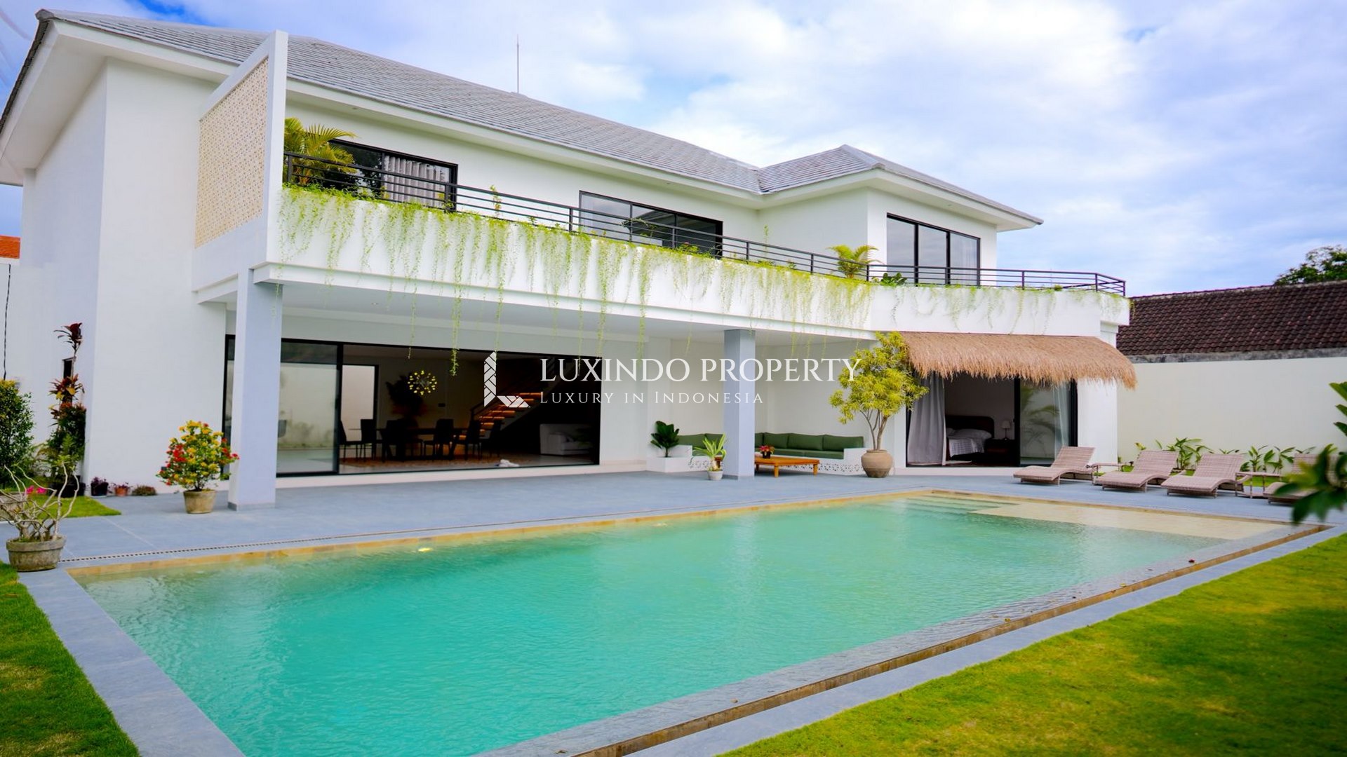 KEROBOKAN - BRAND NEW MODERN 3 BEDROOM VILLA FOR MONTHLY RENTAL (RV468)